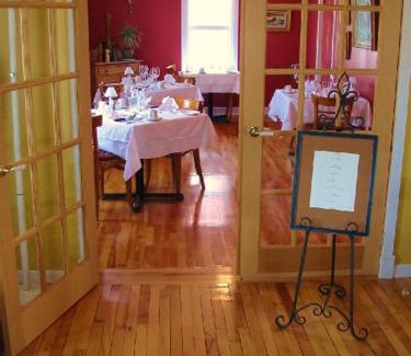 Godbout Bed & Breakfast | Unforgettable Oceanfront Experience at Gîte La Richardière