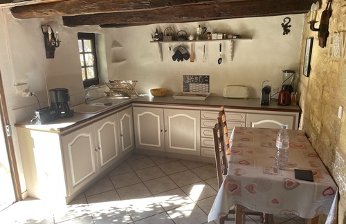 Plazac House | Charming Gîte La Roseraie: Poolside Retreat in Black Perigord
