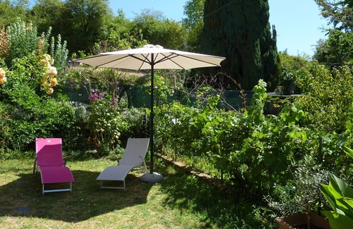 Plazac House | Charming Gîte La Roseraie: Poolside Retreat in Black Perigord