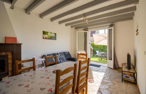 Saint-Andre-dAllas House | Top-Rated Family Stay at Gîte La Salamandre