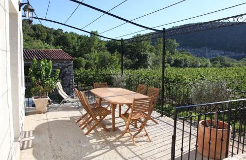 Saint-Thome House | Discover Family-Friendly Comfort at La Tour Hotel