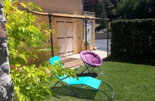Curbans Apartment | Gîte La vue étoilée: Pet-Friendly Oceanfront Retreat