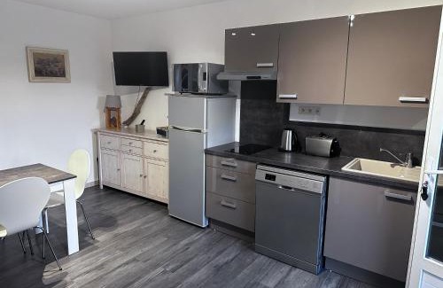 Curbans Apartment | Gîte La vue étoilée: Pet-Friendly Oceanfront Retreat