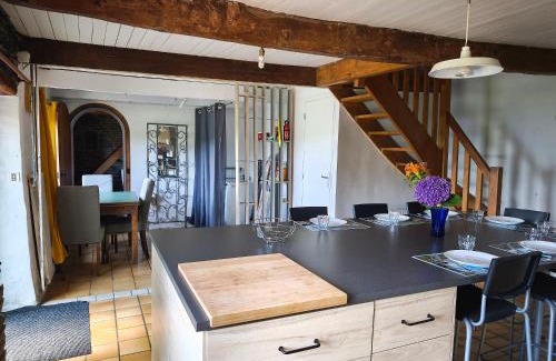 Laniscat House | Pet-Friendly Lann Avel: Guest Rated 9/10 with Kitchen