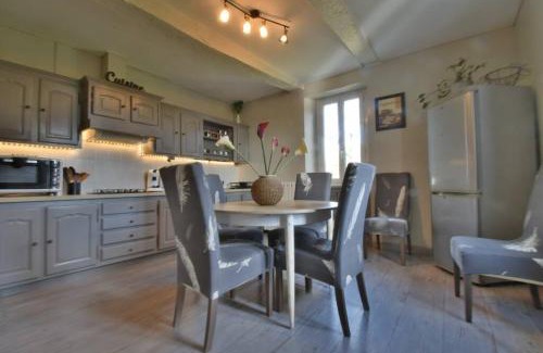 Castelnau-sur-l'Auvignon House | Explore Gîte Le Bon Sens with Oceanfront Views & Pool