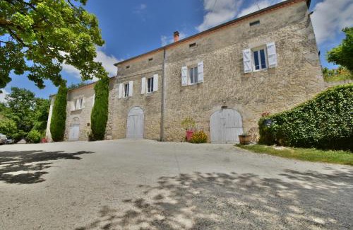 Castelnau-sur-l'Auvignon House | Explore Gîte Le Bon Sens with Oceanfront Views & Pool
