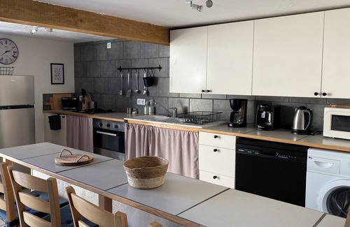 Champagne-et-Fontaine House | Relax at Gîte "Le Chai" with Pool in Beautiful Dordogne