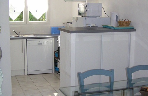 Saint Alban Auriolles House | Gîte Le Cèdre - Pet-Friendly Oasis near Vallon Pont d'Arc
