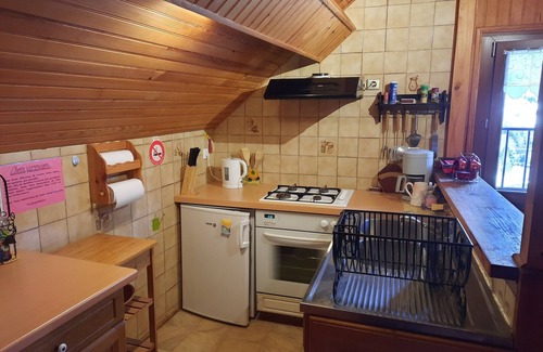 Gedre House | Lake View Retreat: The Attic Apartment with Spa & Kitchen