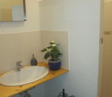 Villie-Morgon House | Oceanfront Gîte le Chêne du Py with Pool & 9.1/10 Rating