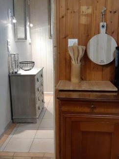 Frambouhans Ski Chalet | Pet-Friendly Gîte le Chalet Vert near Raquettes Trails