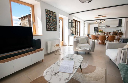 Antrenas House | Discover Gîte Le Crespin - Your Family-Friendly Retreat