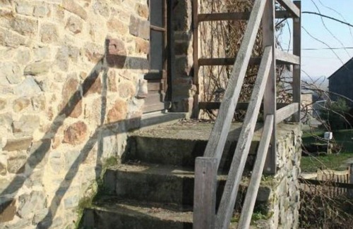 Roz-sur-Couesnon Cottage | Oceanfront Gîte Le Fenil: Pet Friendly with Pool & Breakfast