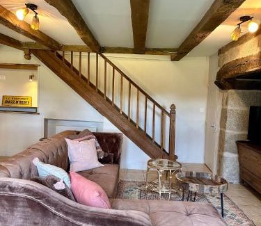 Saint-Angel House | Family-Friendly Gîte Le Four à Pain in Manoir du Rigouneix