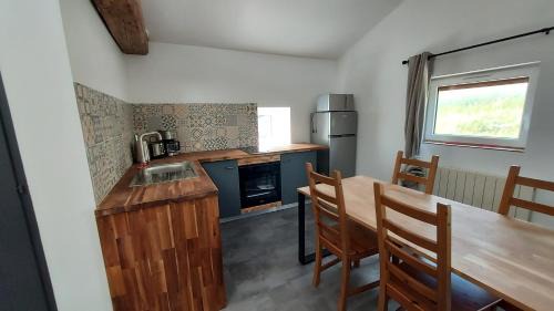 Brullioles House | Family-Friendly Getaway at Gîte Le Grenier de l'Oasis