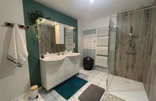 Saligny-sur-Roudon House | Nature Retreat with Comfort: Gîte for 5, Outdoor Fun Await