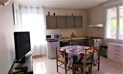 Valreas Apartment | Relaxing Getaway at Gîte le Micocoulier with Spa & Hot Tub