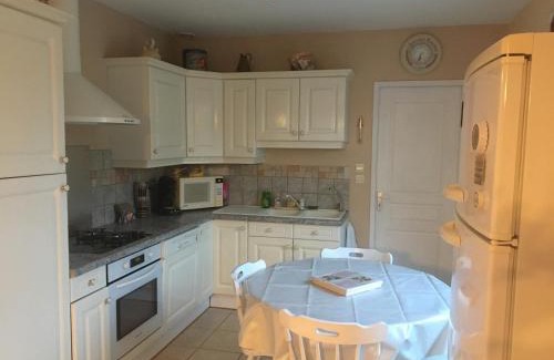 Flavigny House | Family-Friendly Gîte "Le Millésime 61" - Rated 8.5/10