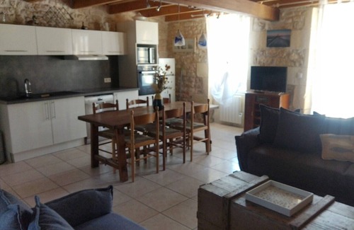 Echillais Cottage | Discover Gîte Le Moulin de Pillay: Oceanfront Bliss Awaits