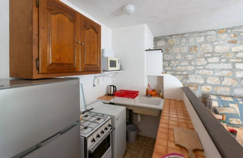 Gorges du Tarn Causses House | Cozy House with Kitchen & Child-Friendly Amenities