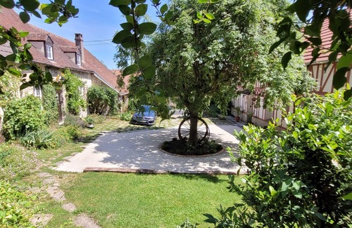 Verdon Cottage | Historic Hotel Le Pelerin: Guest Rated 10/10 & Family-Friendly