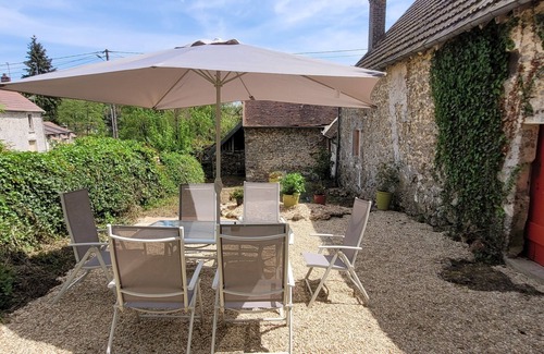 Verdon Cottage | Historic Hotel Le Pelerin: Guest Rated 10/10 & Family-Friendly