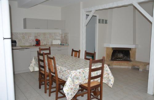 Vignonet House | Guest Rated 10/10: Gîte Le Petit Rouyot for Families