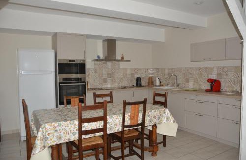 Vignonet House | Guest Rated 10/10: Gîte Le Petit Rouyot for Families
