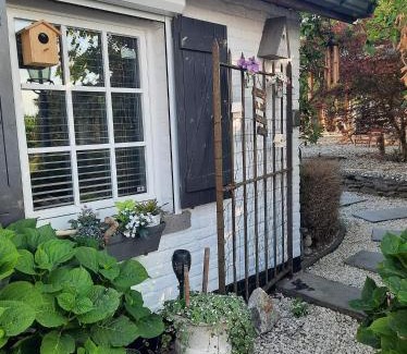 Leuze-en-Hainaut Apartment | Child-Friendly Retreat at Gîte le Quesnoy - Rated 9.5/10