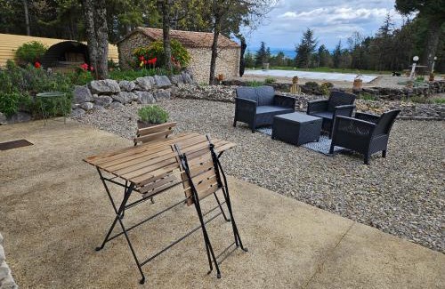 Monieux Apartment | Oceanfront Gîte Le Refuge - Guest Rated 9.5/10 with Pool