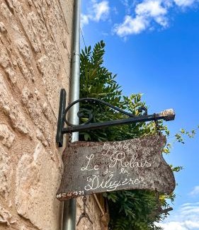 Le Lardin-Saint-Lazare House | Discover Gîte le relais de la diligence: Pool & Family Friendly
