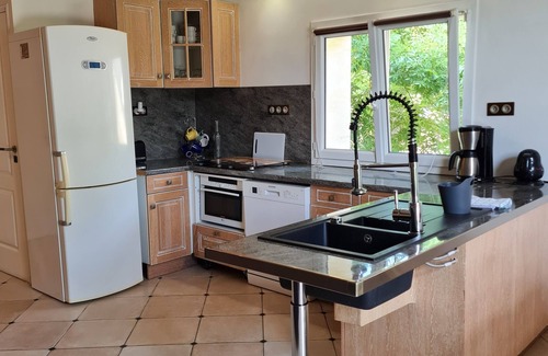 Rubercy House | Relax at Gîte "Le Repos des Anges" with Pool & Spa