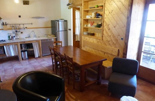 Poule-les-Echarmeaux House | Highly Rated House with Pool, Spa & Pet-Friendly Perks