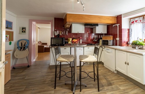 Bussang Apartment | Comfortable Gîte "le Sotré" Apartment with Spa & Pet-Friendly