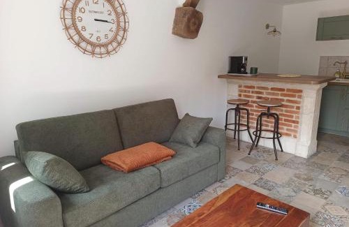 Cheverny House | Discover Gîte Le Tico: Family-Friendly Retreat with High Ratings