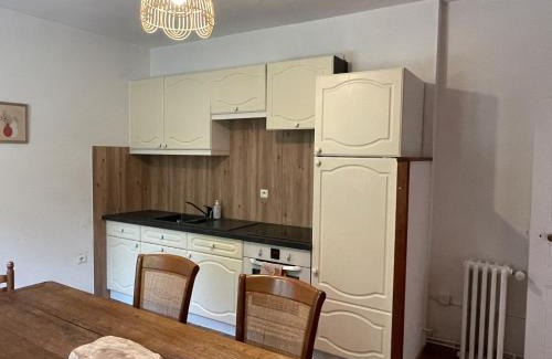 Forleans House | Cozy Gîte les érables: Pet-Friendly Retreat with High Ratings
