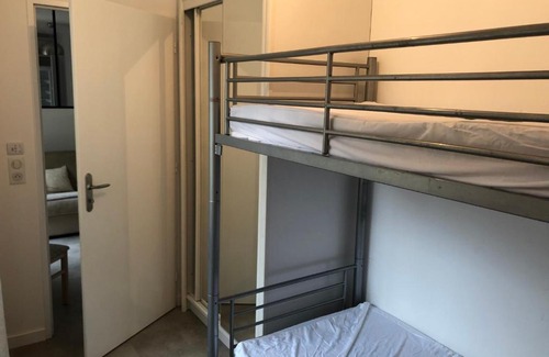 Castets House | Guest Rated: Gîte Les Bambous de Castets with Pool Access