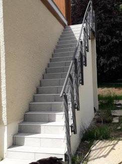 Sainte-Menehould Apartment | Discover Gîte Les Chevaliers fous: Pet-Friendly Oceanfront Retreat