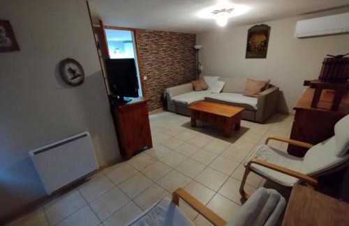 Mens House | Gîte les Dames - Mens: Family-Friendly Retreat with High Ratings