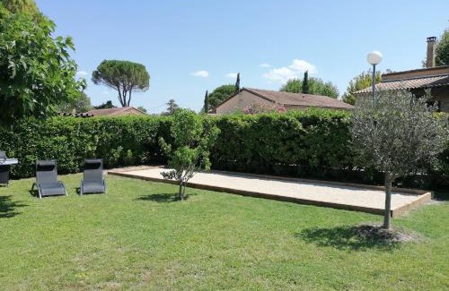 L'Isle-sur-la-Sorgue House | Inviting Gîte Les Demoiselles des Sorgues - Family-Friendly Stay