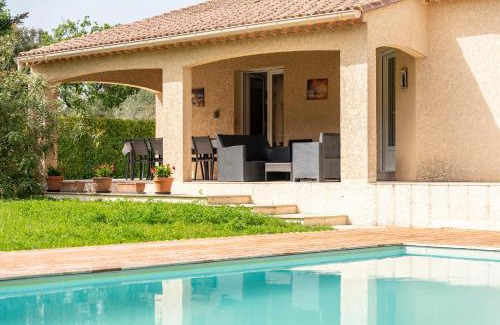 Saint-Laurent-La-Vernede House | Relax at Gîte les Oliviers with Pool & Family-Friendly Vibes