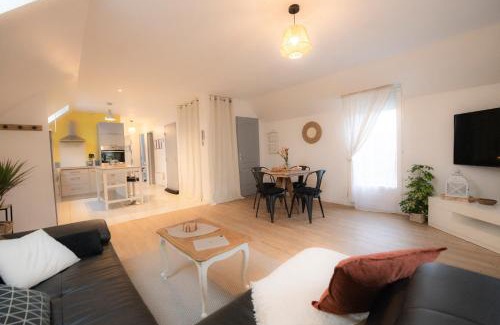 Verberie Apartment | Serene Gîte les Hauts de Verberie - Bright Family Retreat
