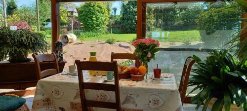 Champlon House | Family-Friendly Gîte Les Sittelles with Great Amenities