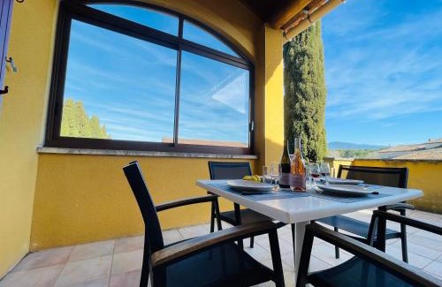 Carpentras Apartment | Gîte Les Vignes: Family-Friendly Retreat with 9.5/10 Rating