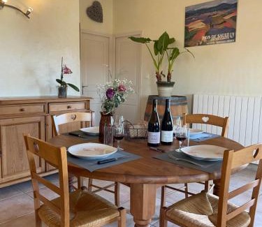 Carpentras Apartment | Gîte Les Vignes: Family-Friendly Retreat with 9.5/10 Rating