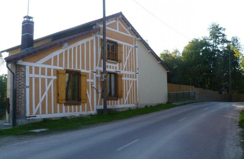 Lhuitre House | Family-Friendly Gîte Lhuître: Perfect for 10 Guests