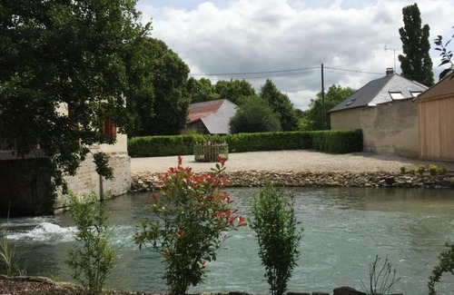 Lhuitre House | Family-Friendly Gîte Lhuître: Perfect for 10 Guests