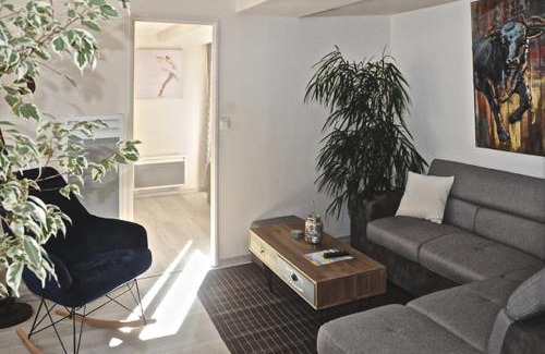 Chatillon-Coligny Apartment | Three-Star Gîte: Pet-Friendly Getaway with Top Ratings