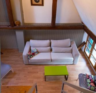 Pfettisheim House | Cozy Gîte: Renovated Stay in an Alsatian Farmhouse