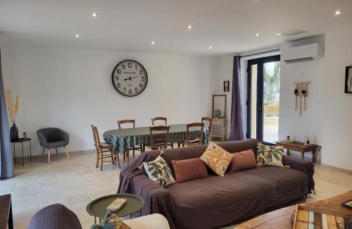 La Chapelle-Aubareil House | Inviting Gîte Lomegaja near Lascaux with Pool & Pets